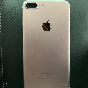 Unlocked Rose Gold iPhone 7+